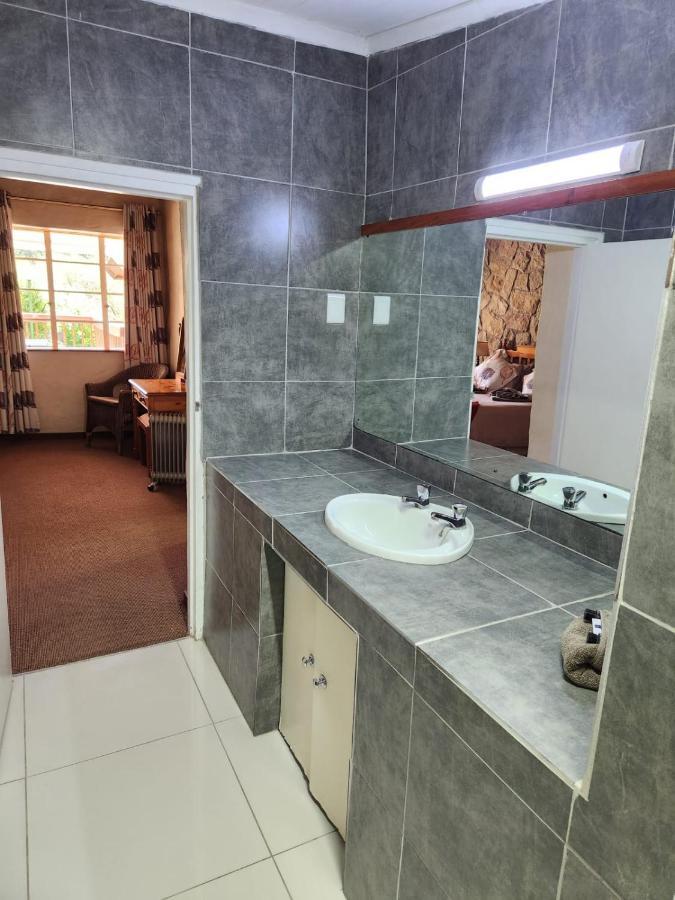 Gooderson Leisure Mountain View Cottages Self Catering And Timeshare Resort Дракенсберг-Гарден Екстер'єр фото