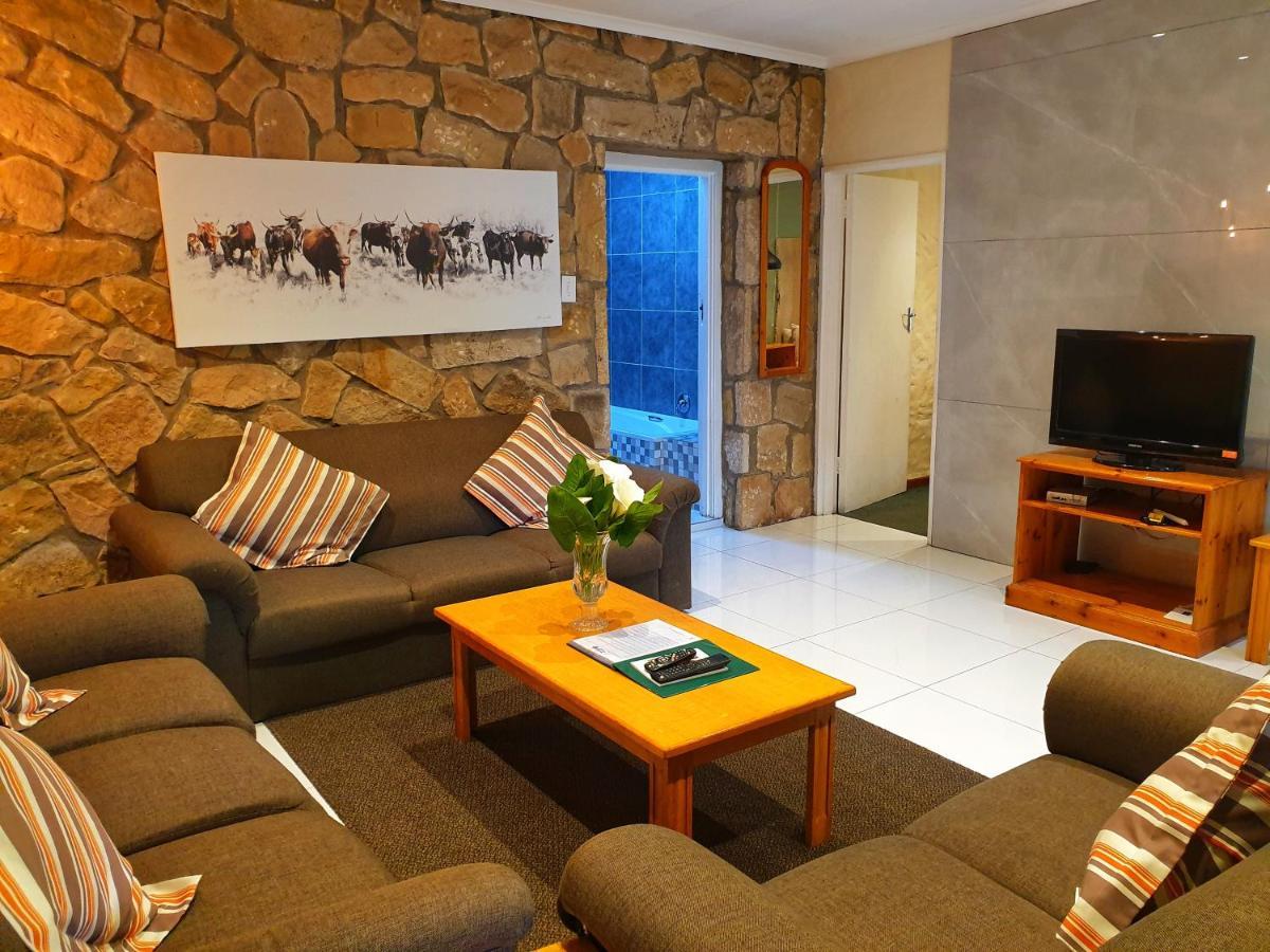 Gooderson Leisure Mountain View Cottages Self Catering And Timeshare Resort Дракенсберг-Гарден Екстер'єр фото